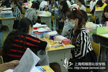 玩转指尖上的艺术 祝贺上海市美甲师技能竞赛圆满落幕